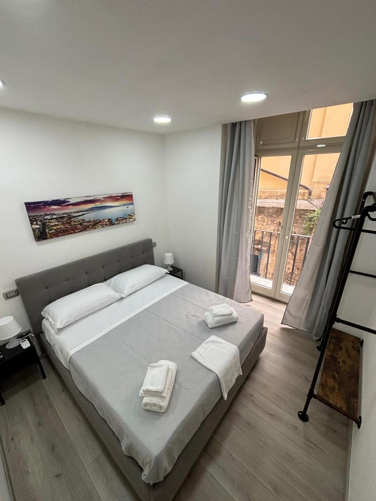 Na City Rooms Neapel Exterior foto
