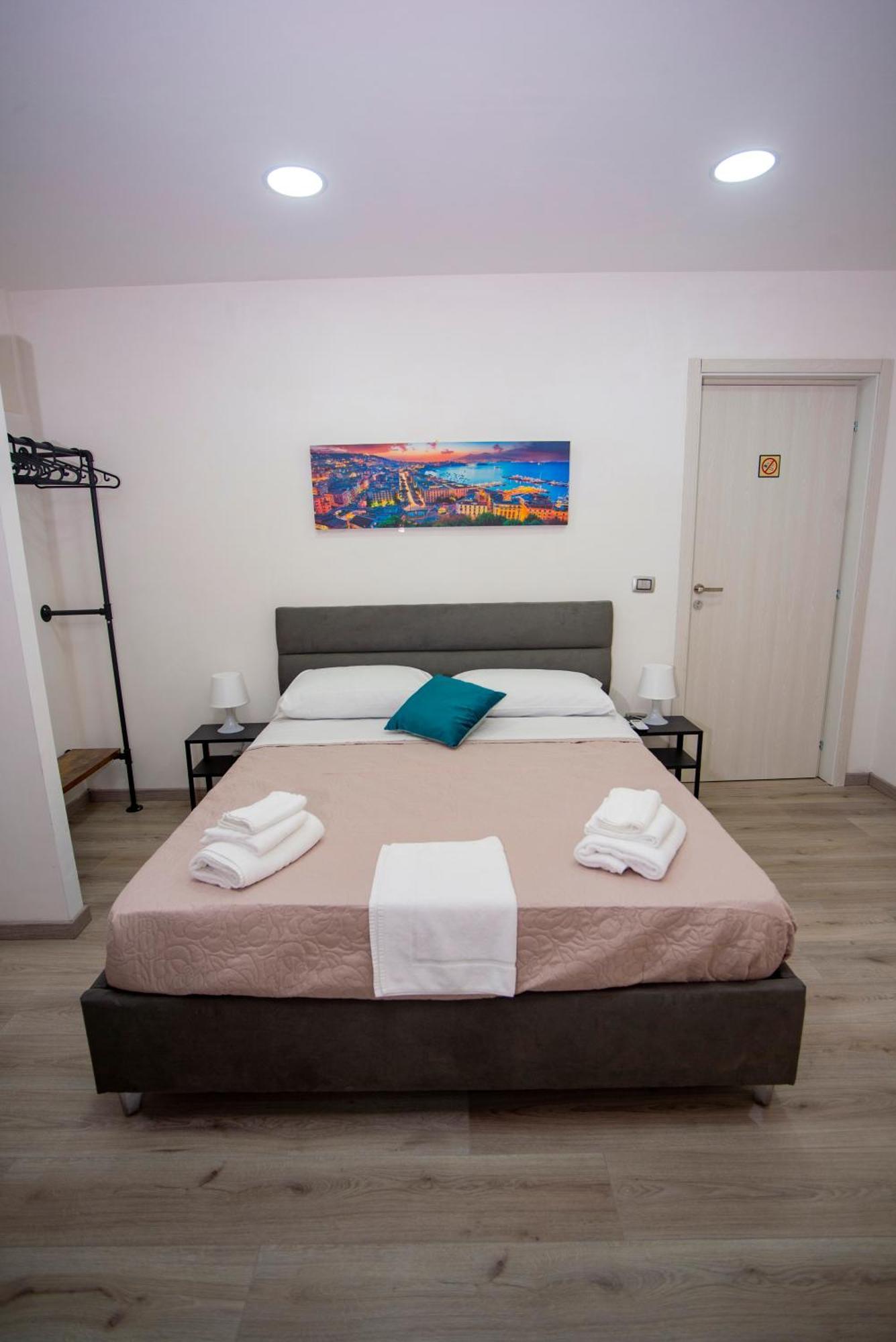 Na City Rooms Neapel Exterior foto