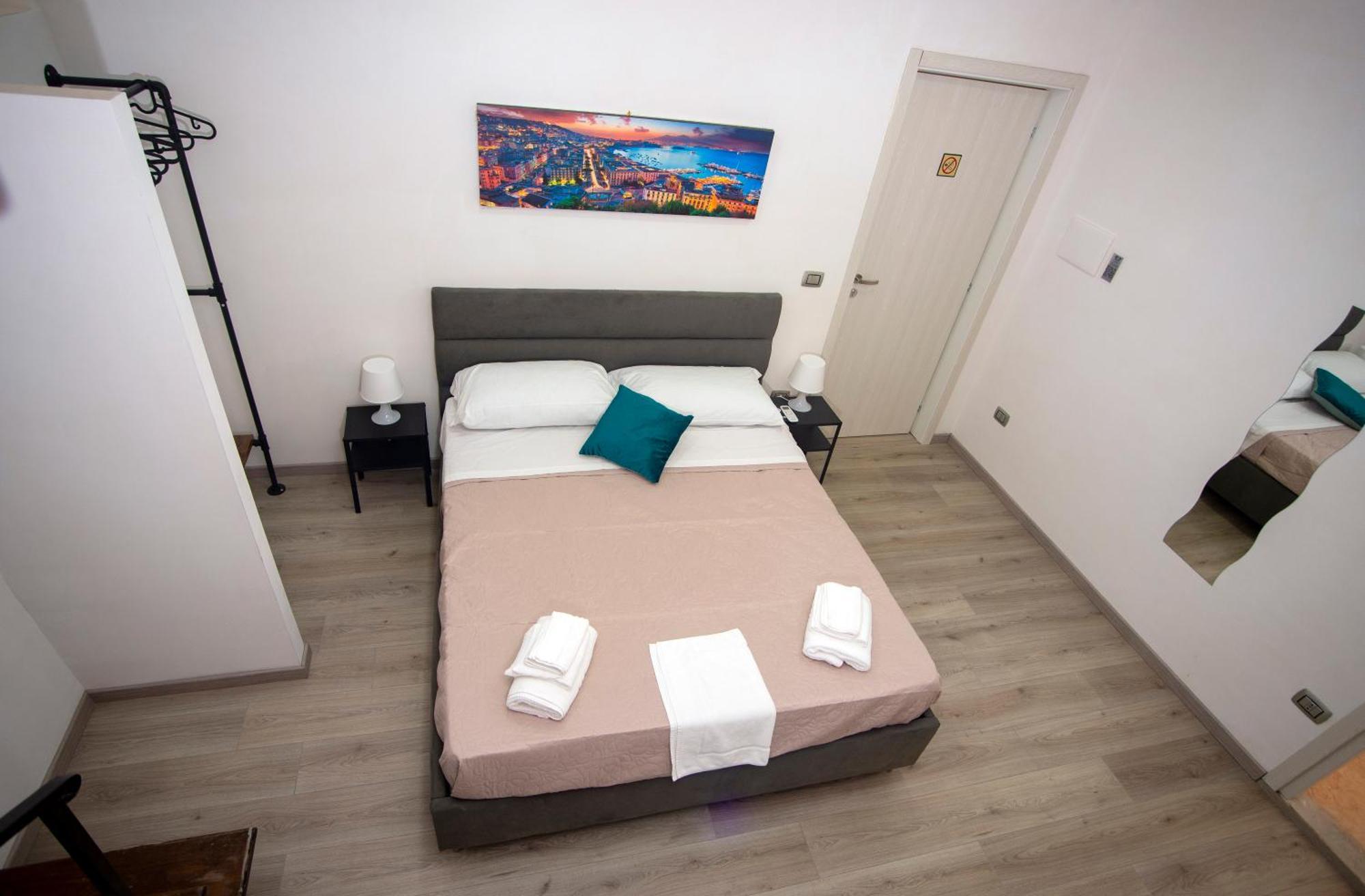 Na City Rooms Neapel Exterior foto
